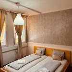 Veni *