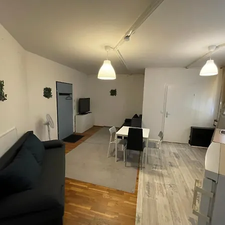 Veni Apartment *